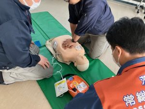 つくば工場にAEDを設置しました！ ～命を守るための一歩を皆で学ぶ～
