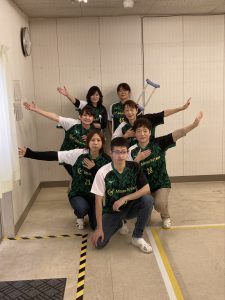 バドミントン部 ユニフォーム姿でパシャリ！